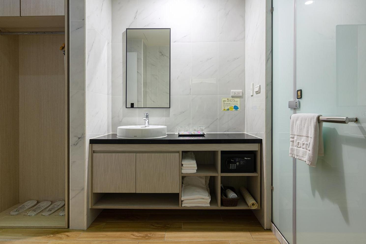 Check Inn New Taipei Luzhou Ngoại thất bức ảnh