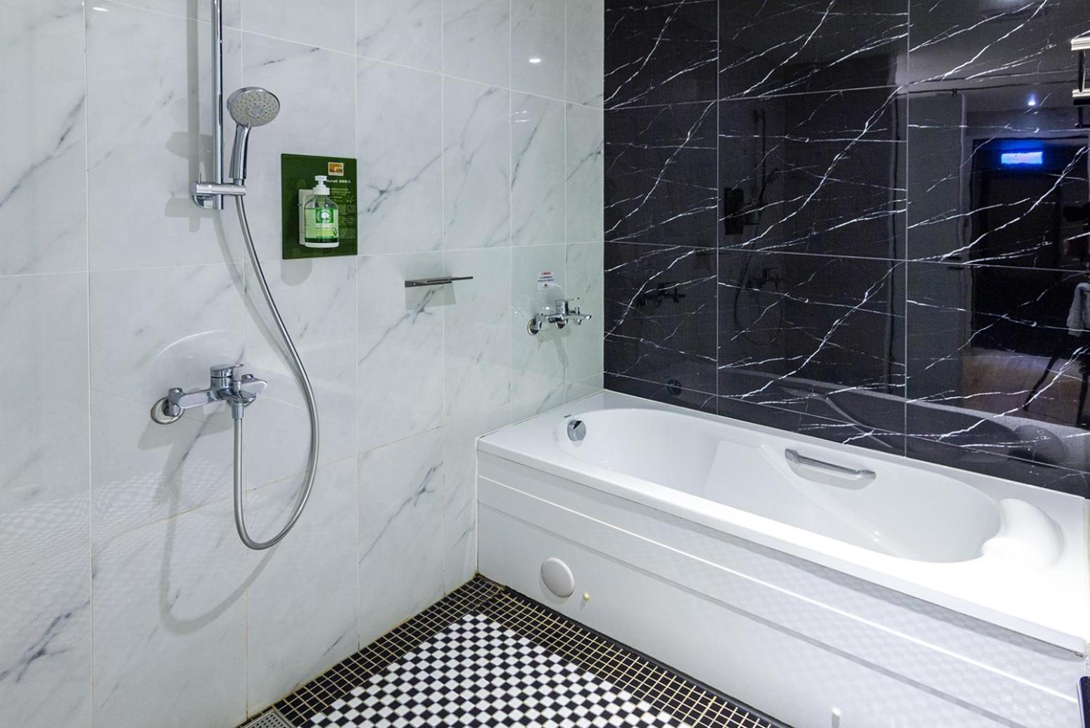Check Inn New Taipei Luzhou Ngoại thất bức ảnh